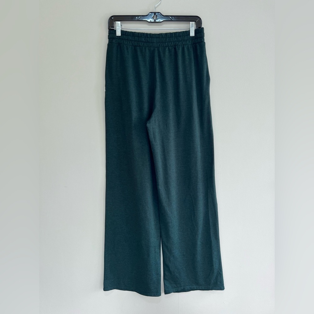 Vuori Halo Essential Wide Leg DreamKnit Pant in Dark Forest Green Heather, sz M - Picture 3 of 11